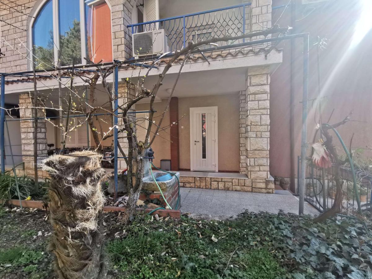 Ferienwohnung Pri Noni "Istracycle" Lucija Exterior foto